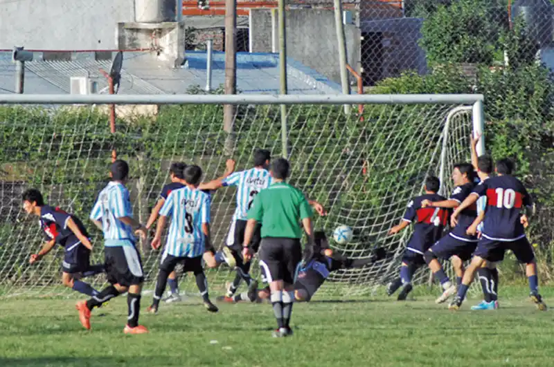 Sud América goleó y es uno de los finalista de la Divisional A