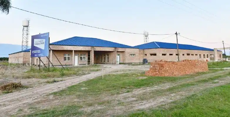 Financiada con recursos provinciales 
avanza la obra del Hospital de Villa Escolar