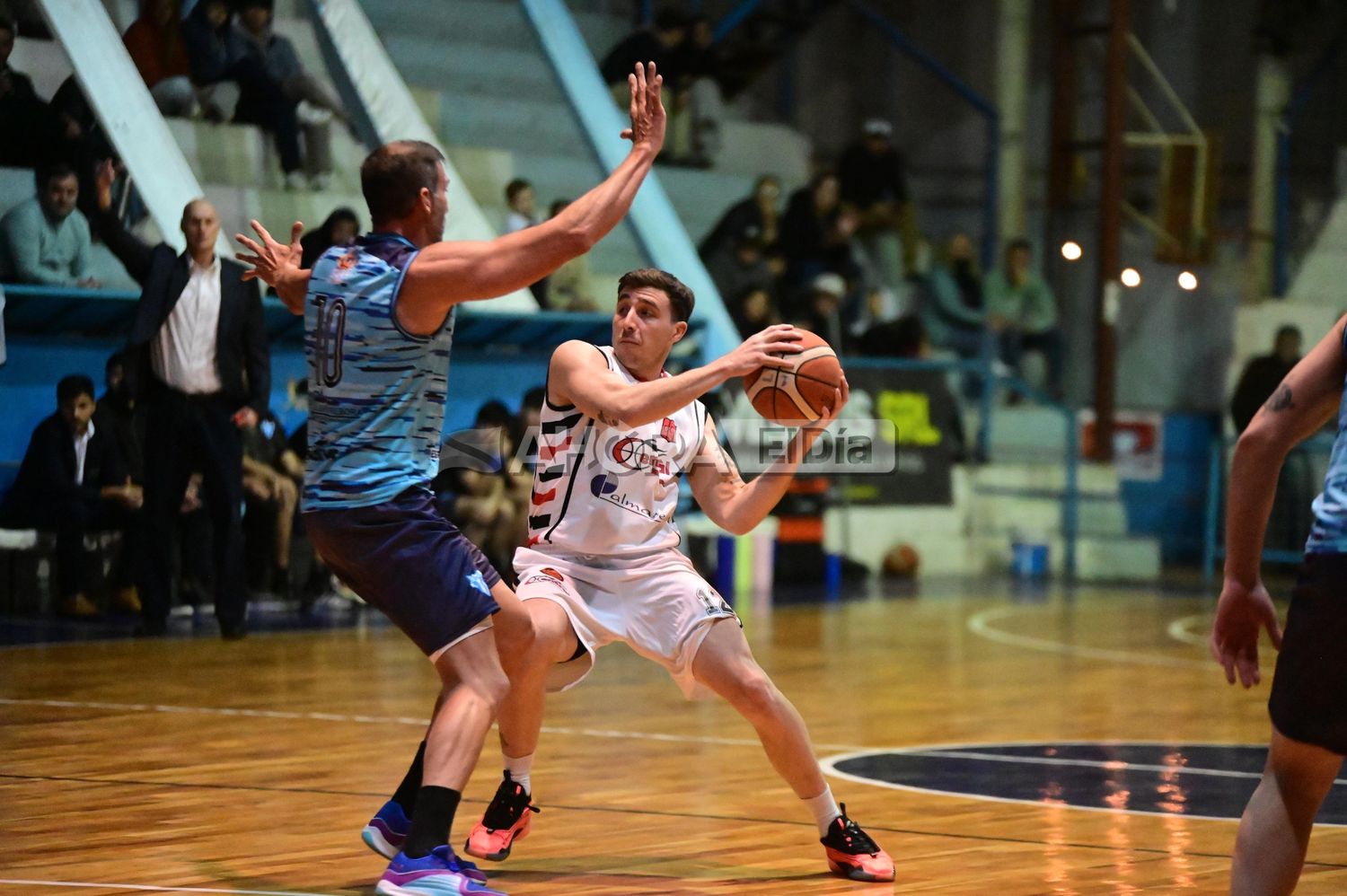 Leandro Quarroz fue la figura rutilante del juego con 28 puntos y fue determinante para el triunfo rojinegro.