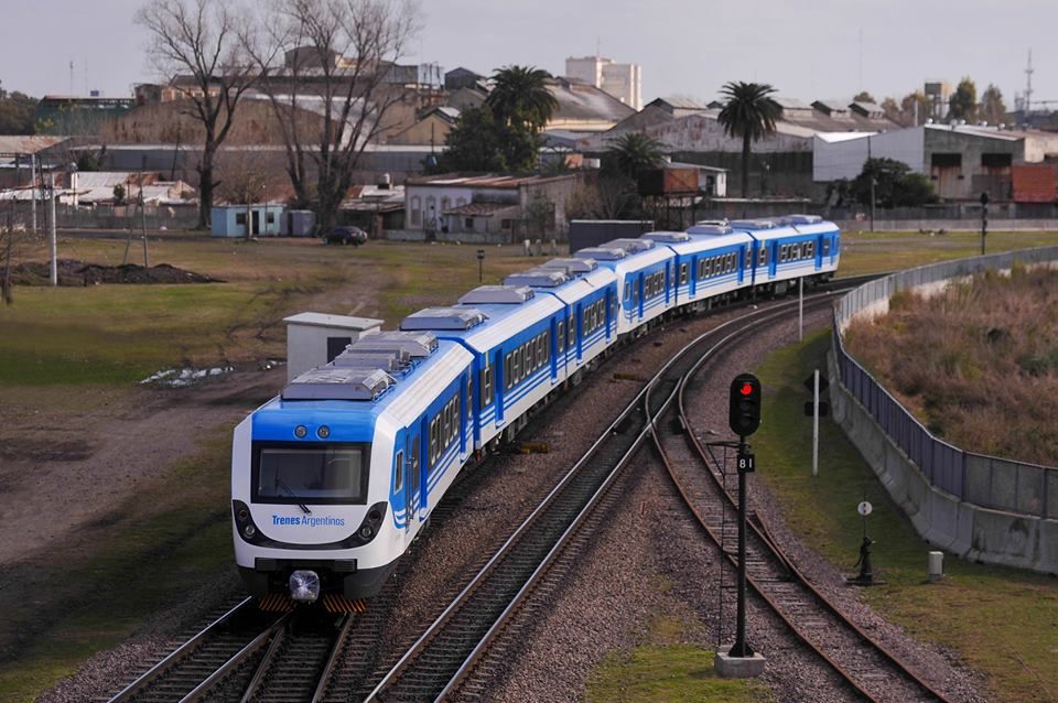 Reclaman vidrios antibalas en los trenes