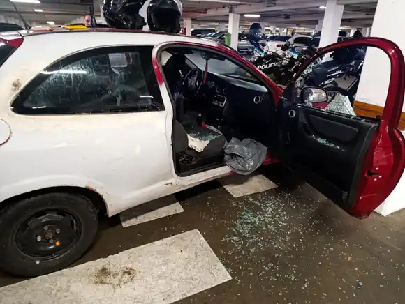 Demoraron a una madre que dejó a su hijo de 3 años encerrado dentro de un auto en un shopping rosarino