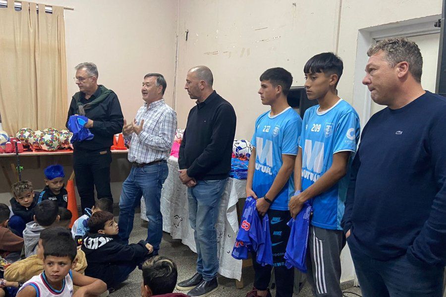 Atlético Solidario hizo entrega de donaciones a Escuelitas Barriales de Fútbol