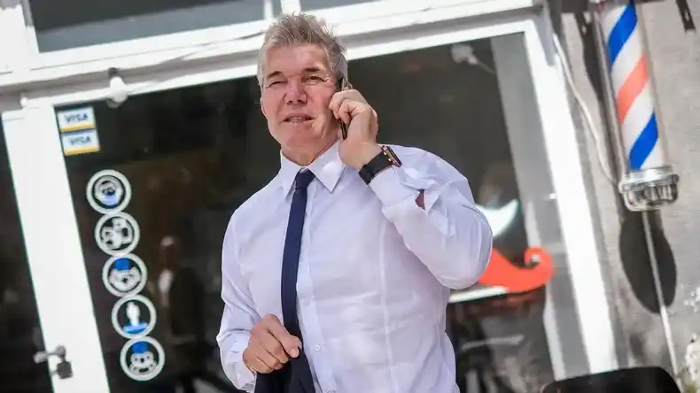 “Larguen a Loan, si lo tenés yo te voy a recompensar si me lo das", manifestó.