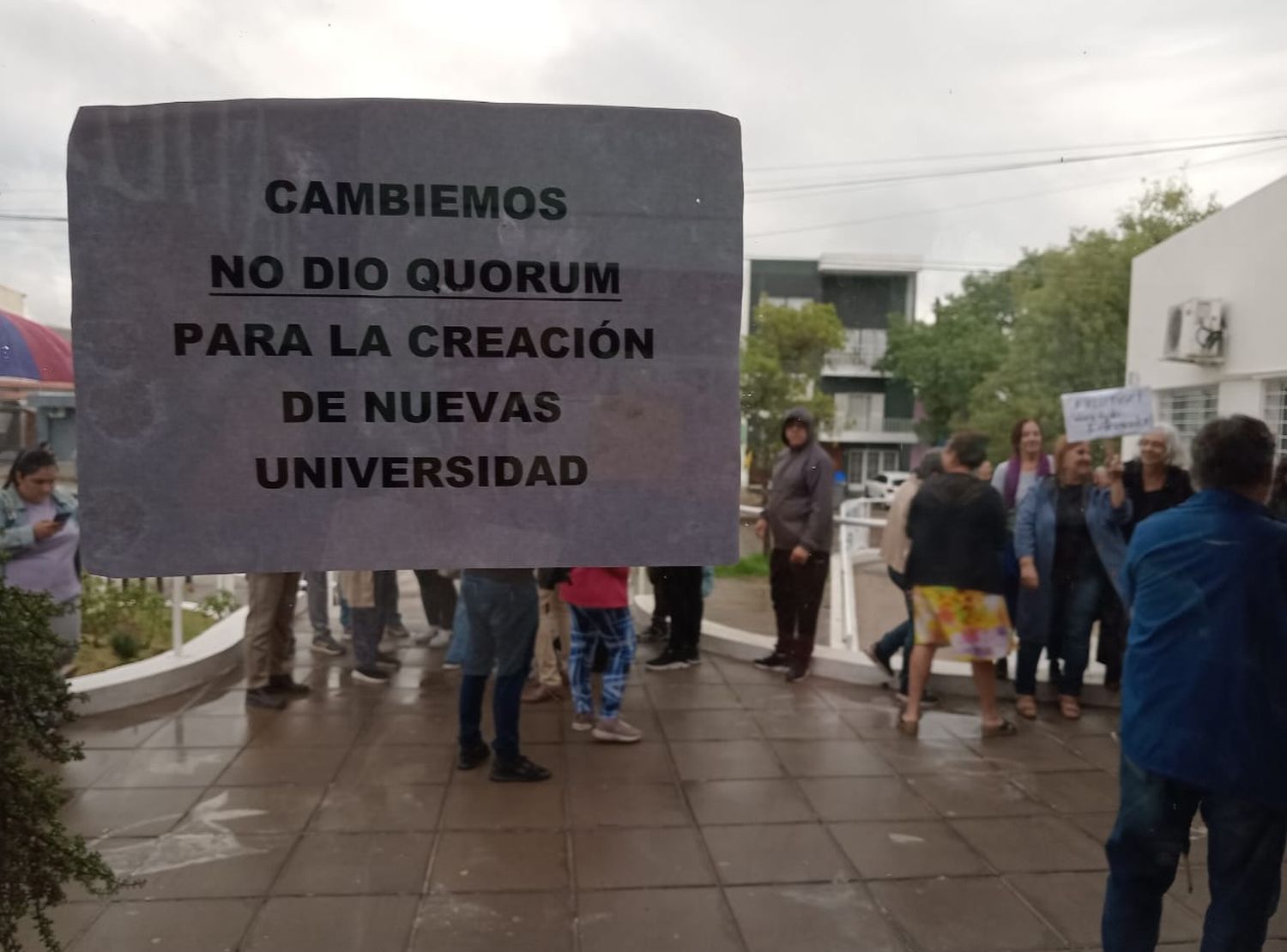 Escracharon a María Eugenia Vidal cuando disertaba en la UADER