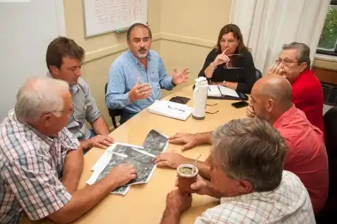 El gobiermo y la Federación Agraria coordinaron trabajos para la reparación de caminos rurales