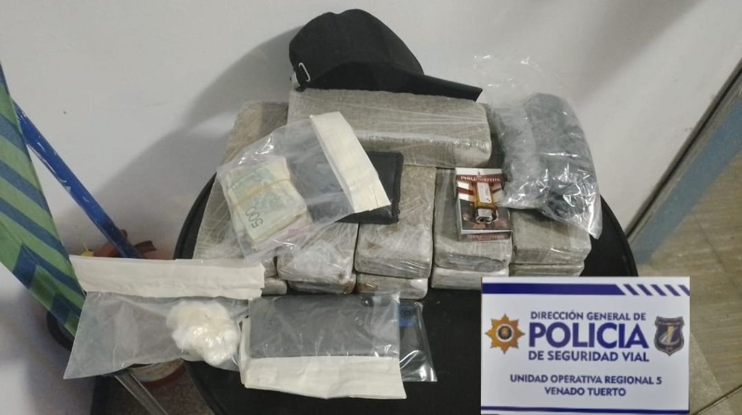 Prisión preventiva a hombre que circulaba con 11 panes de marihuana y cocaína en ruta 33