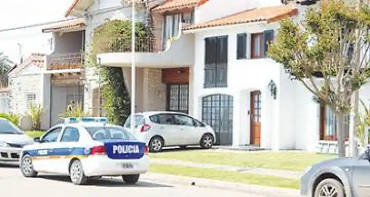 Encapuchados robaron a la familia Frangi