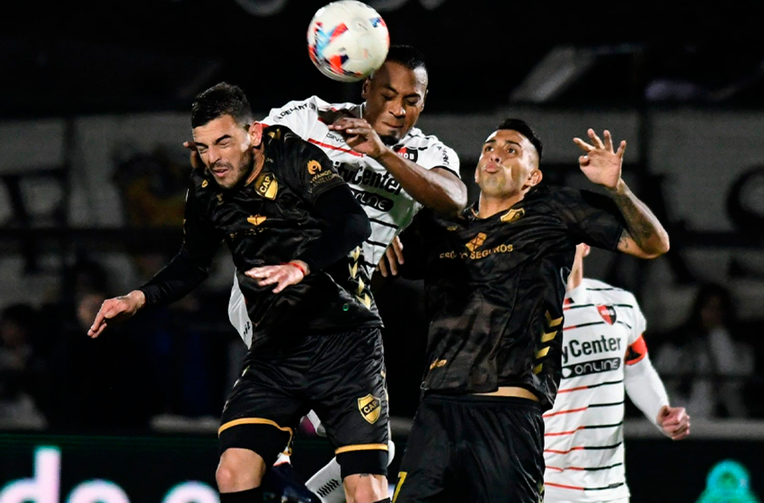 Newells no supo cerrar el partido y Platense se lo empató sobre el final