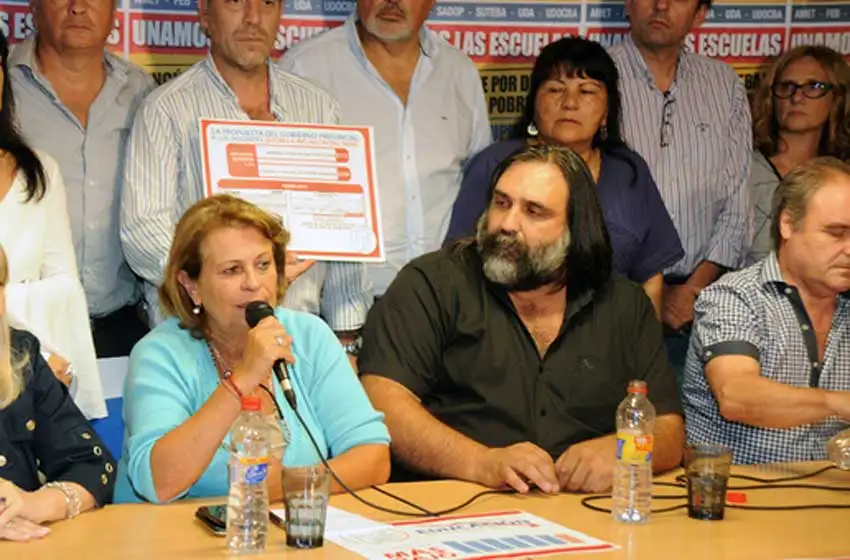 Docentes: "Si no hay una oferta acorde, se profundizará la lucha"