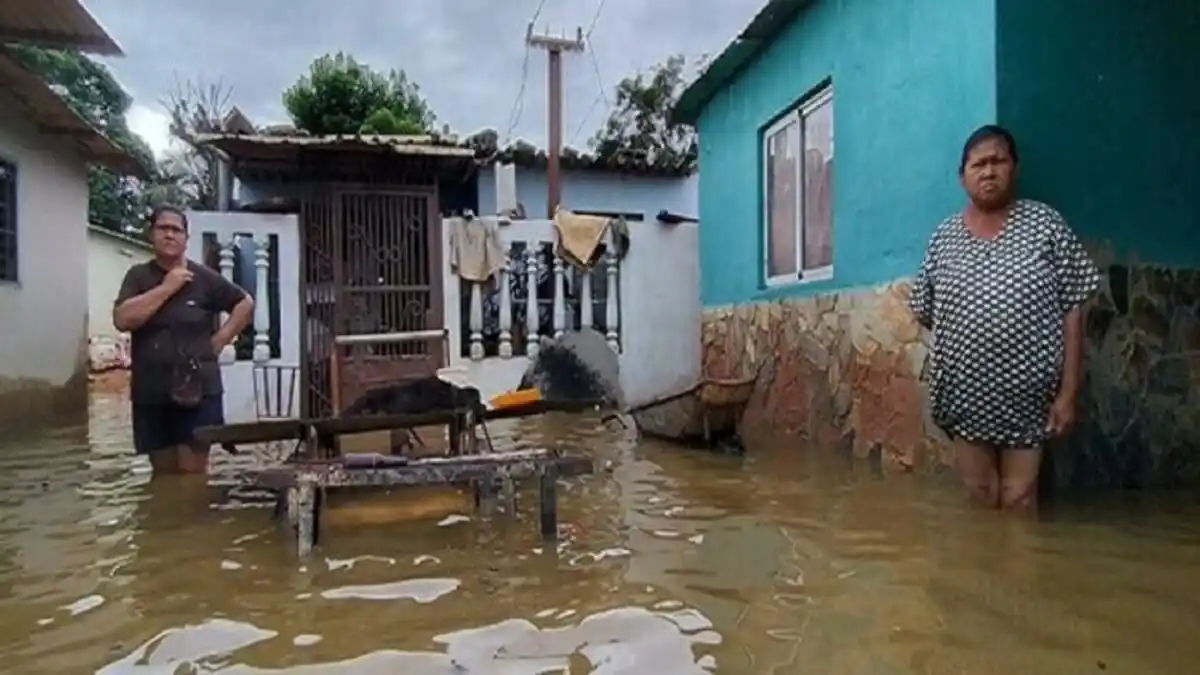 PUEBLOS INUNDADOS y 20.000  afectados: el flagelo de las lluvias azota al estado Zulia
