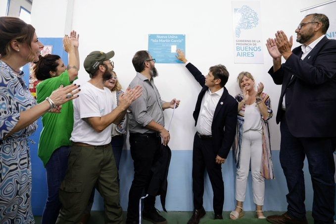 “Aquí no se invertía un peso hace 40 años”, expresó Kicillof tras inaugurar una usina eléctrica en la Isla Martín García