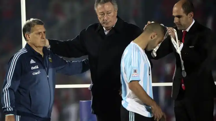 Martino, tras la derrota: "Voy a seguir contando con estos 23 jugadores"