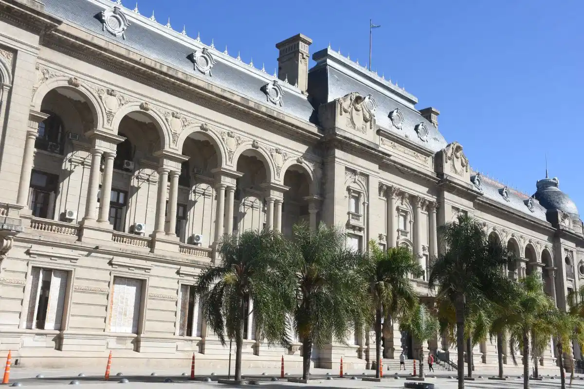 Los atrasos en inmobiliario y patentes son decisivos para las finanzas de municipios y comunas.