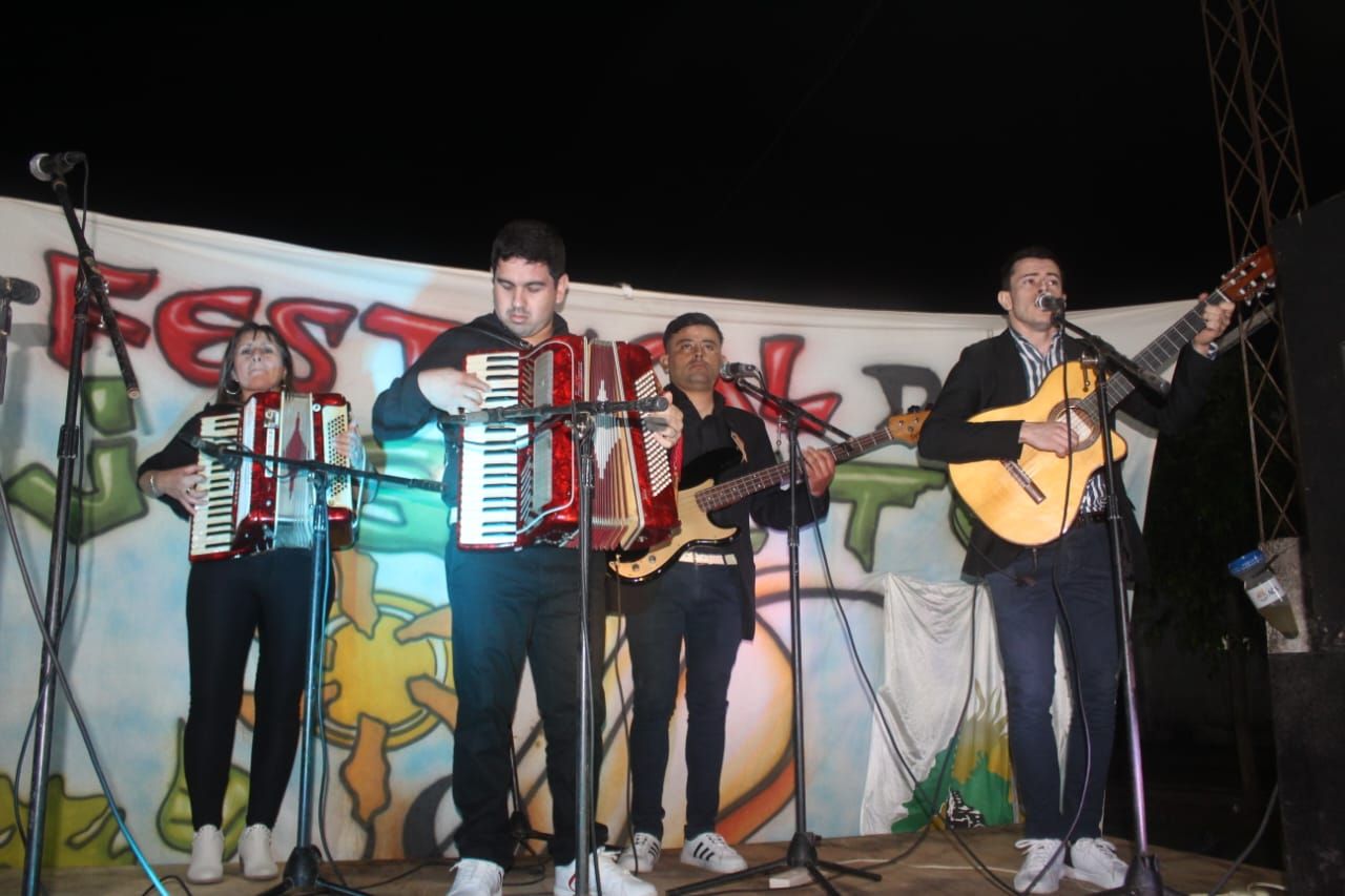 Diversos números musicales colaboraron en el festival.