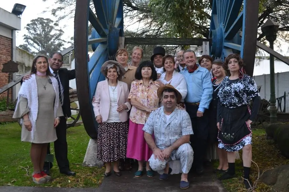 LOBERIA: Grupo de Tandil se presenta en el Cine Teatro Español