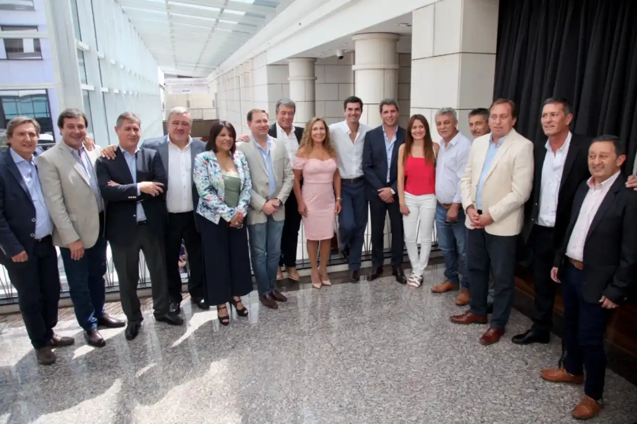 El rearmado del peronismo: Urtubey y Uñac se reunieron con el justicialismo mendocino