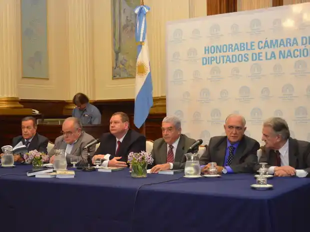 El diputado Rogel presentó en el Congreso su libro “Volver a empezar”