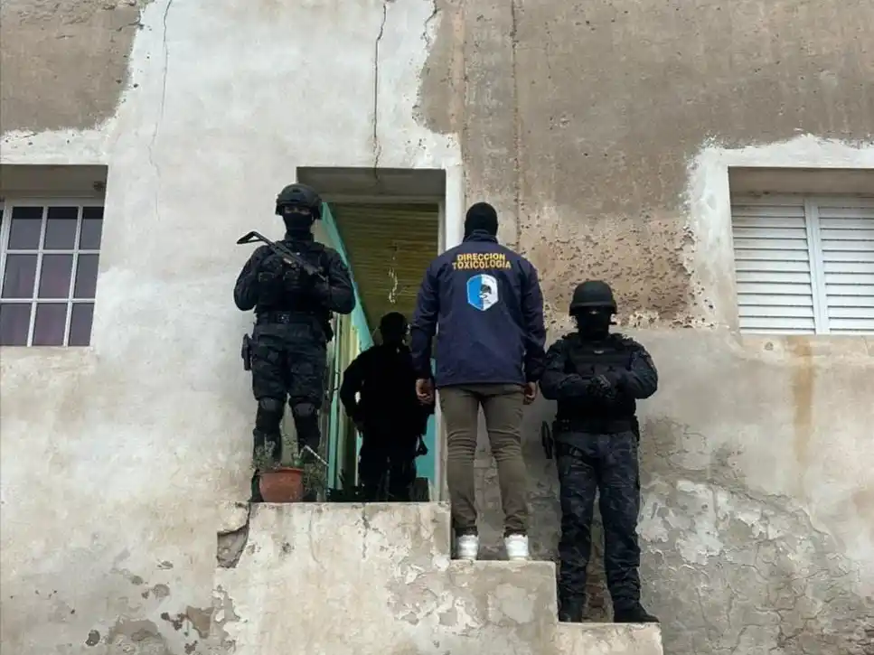 Cinco allanamientos simultáneos en Victoria: desmantelan puntos de venta de drogas