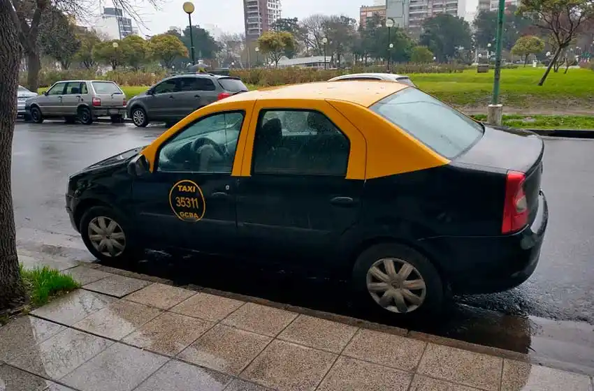 Denuncian taxis de CABA en Mar del Plata: "Algo está fallando en los accesos"