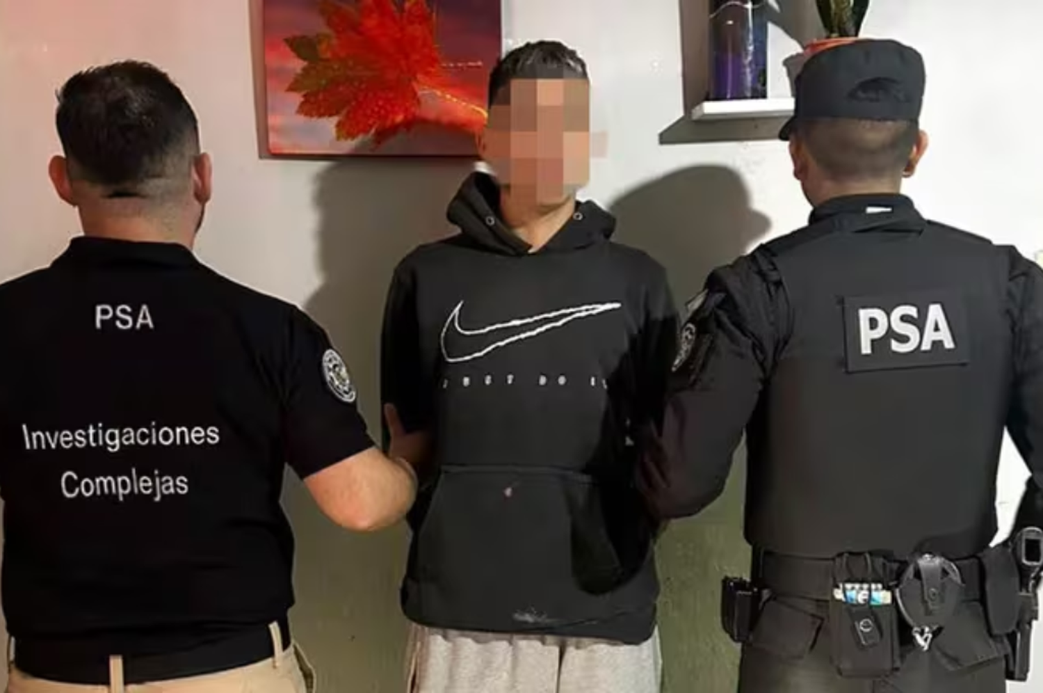 El joven fue detenido por presunta comisión de delito de acción pública.