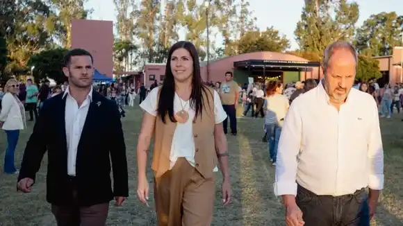 En la Expo Rural de Pellegrini 2025, la intendenta Gambier renovó su compromiso y pidió "más diálogo y planificación"