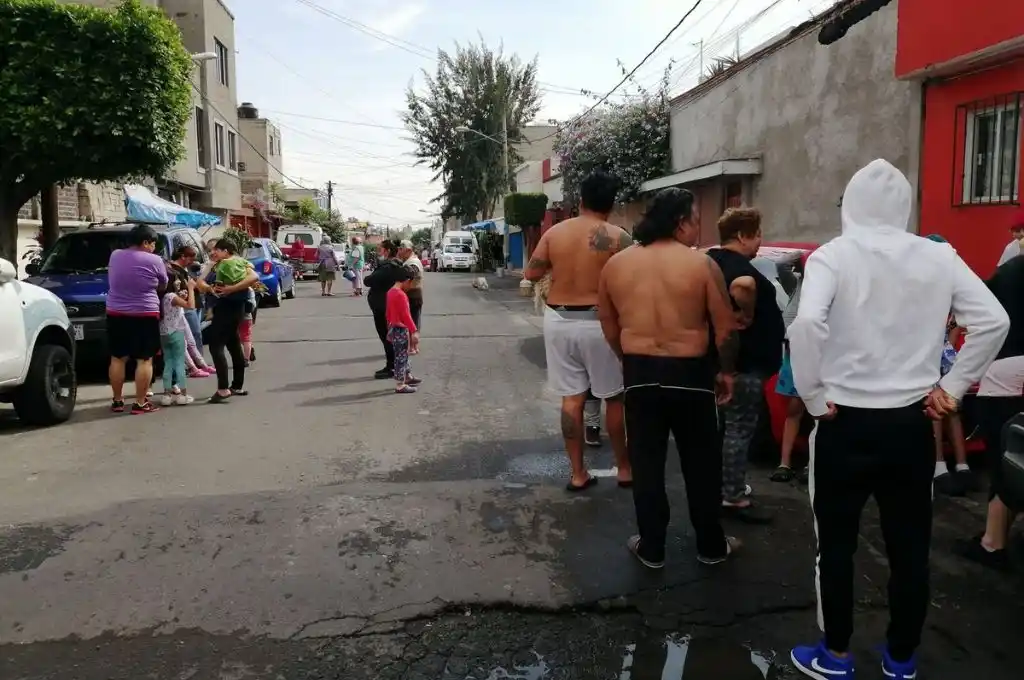 Un fuerte terremoto sacude México   