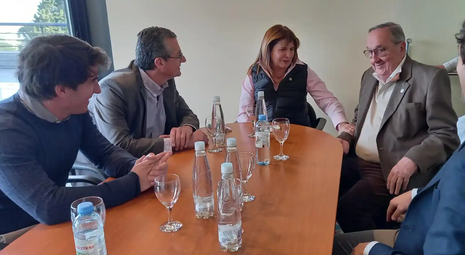 Lunghi junto a Patricia Bullrich