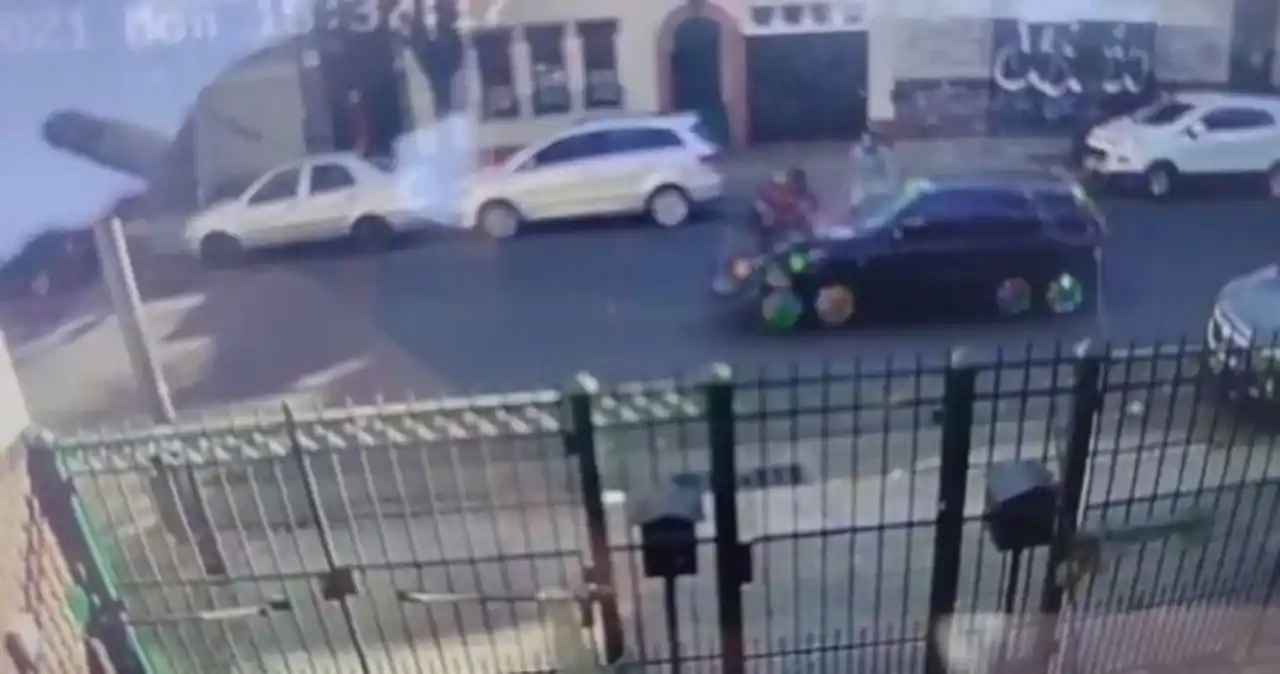 Violó la perimetral y atropelló al policía que custodiaba la casa de su ex pareja