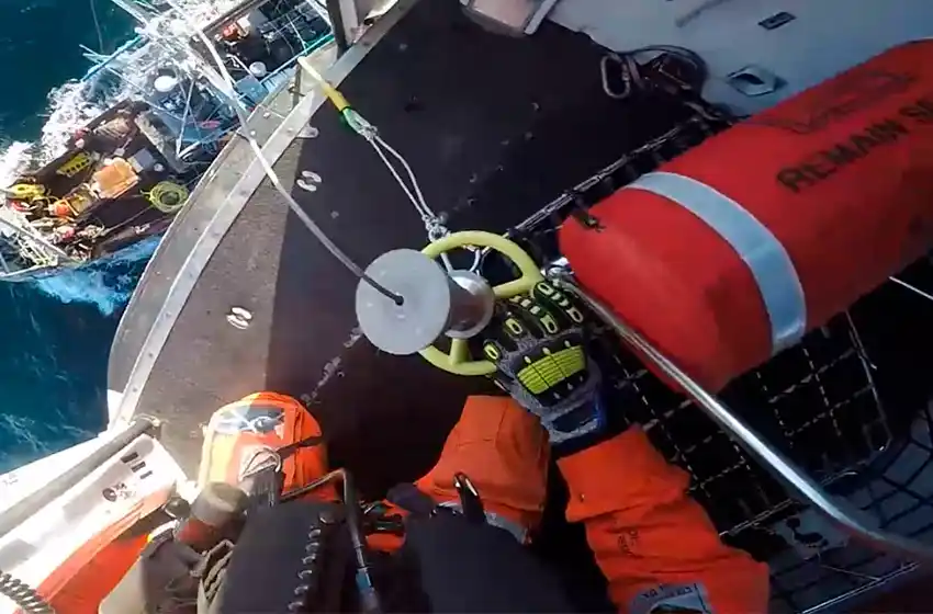 Prefectura aeroevacuó de urgencia al tripulante de un pesquero