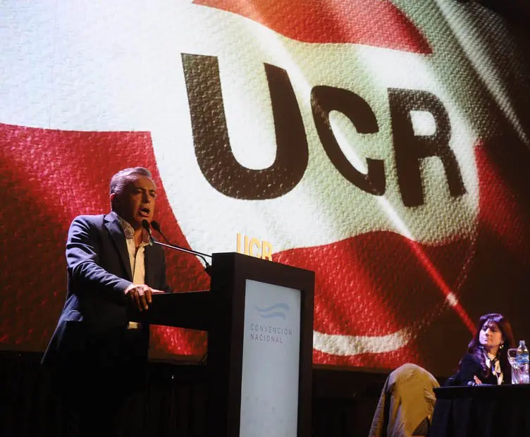 Por amplia mayoría el radicalismo sigue en Cambiemos