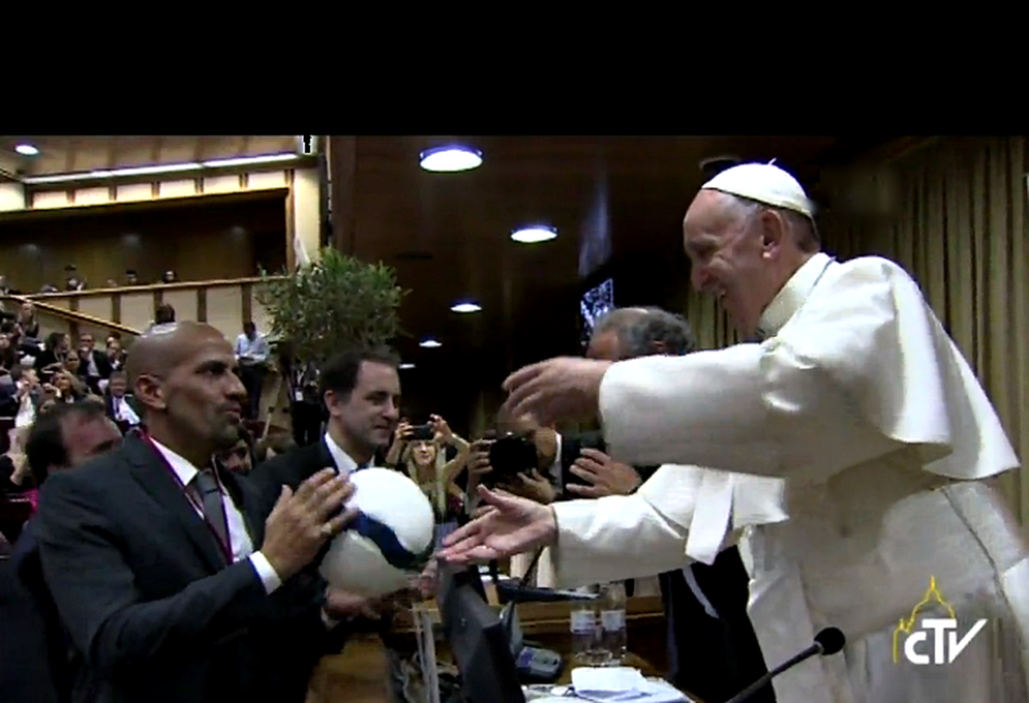 El Papa presentó el partido por la paz que se jugará en La Plata