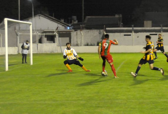Con cinco goles, Velense dio el salto hacia cuartos