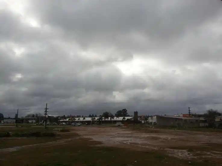 Alerta por vientos fuertes: así está el cielo en Gualeguaychú