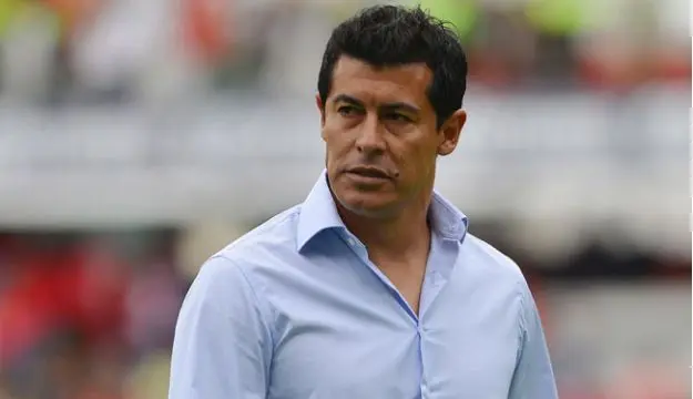 Echaron a Almirón como DT de Independiente
