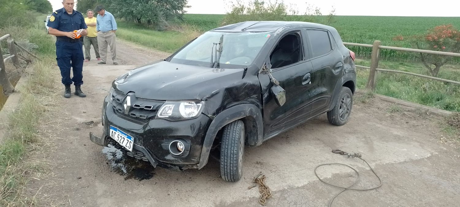 Dos vuelcos de automóviles y un incendio