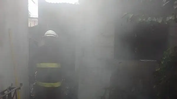 Se incendió un galpón, pero el fuego se controló rápidamente 
