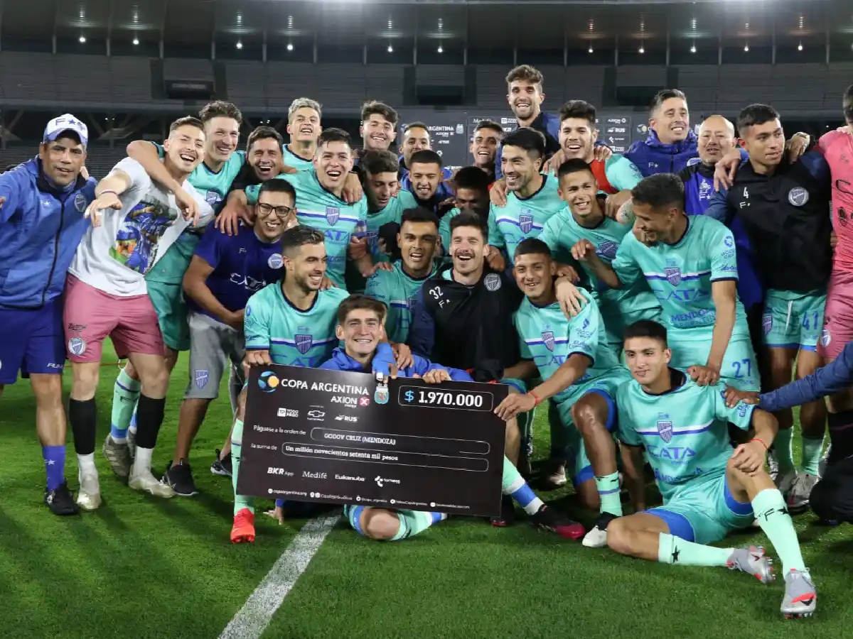 Godoy Cruz eliminó a Racing en los penales