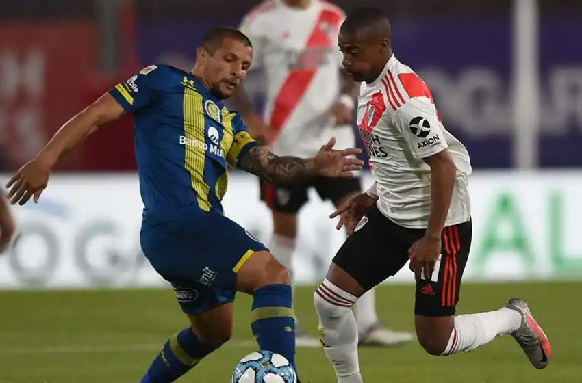 Un desperfecto técnico puso en jaque el partido sin embargo Central recibirá a River a las 21.30