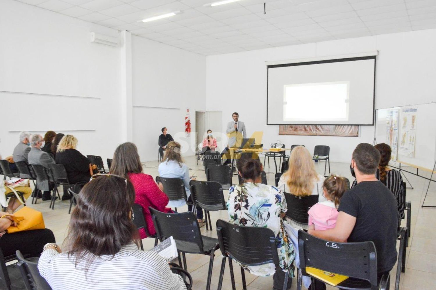 Charla sobre tratamiento del linfedema con presencia de destacados expertos