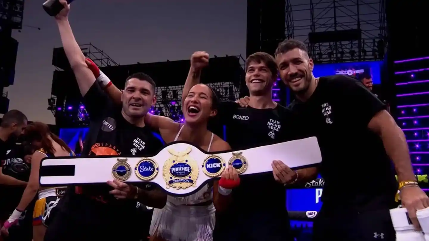 Flor Vigna deslumbró en el ring.
