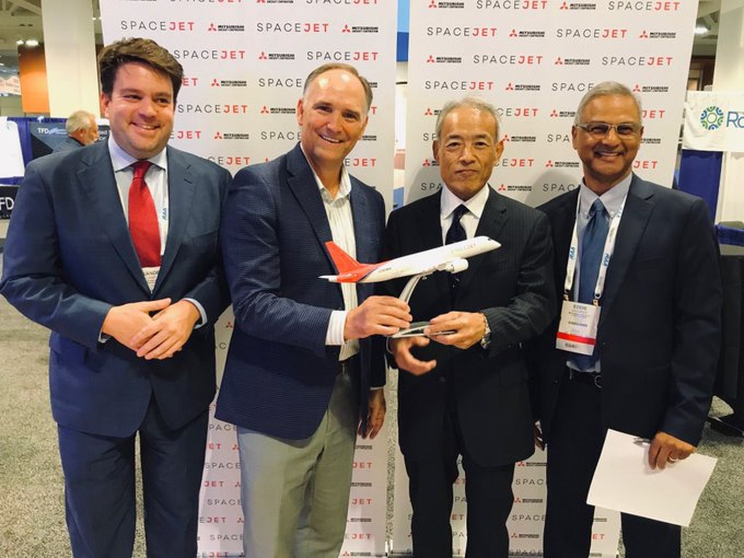 Mitsubishi y Mesa Airlines acuerdan MoU por hasta 100 SpaceJet M100