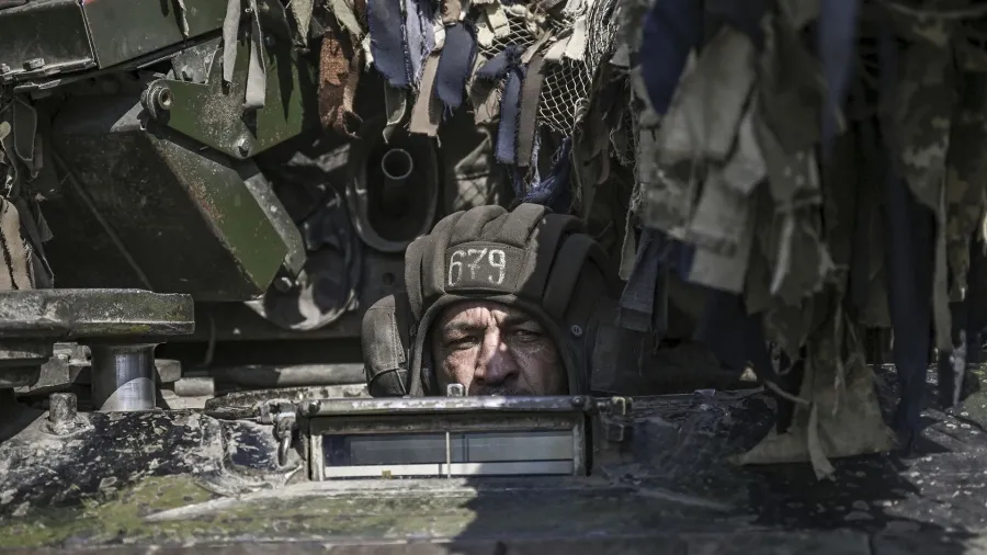 Rusia y Ucrania luchan por una ciudad clave y permitirán la evacuación de civiles