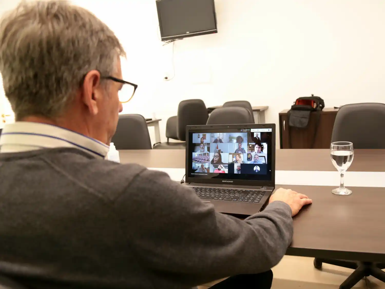 Jatón participó de una reunión con Perotti, Arroyo y las organizaciones sociales