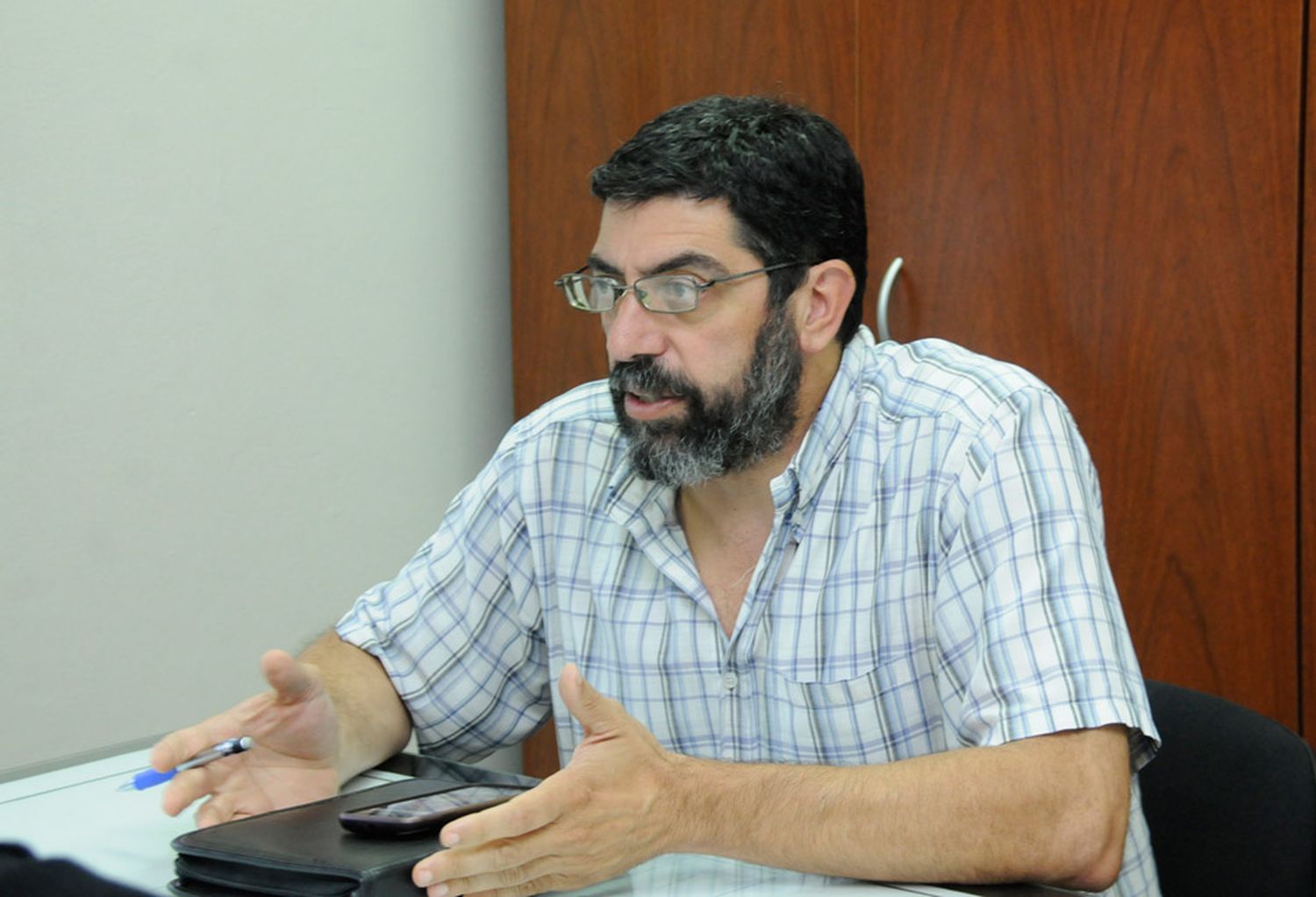 Desde la Usina advierten a los partidos políticos por la colocación de pasacalles