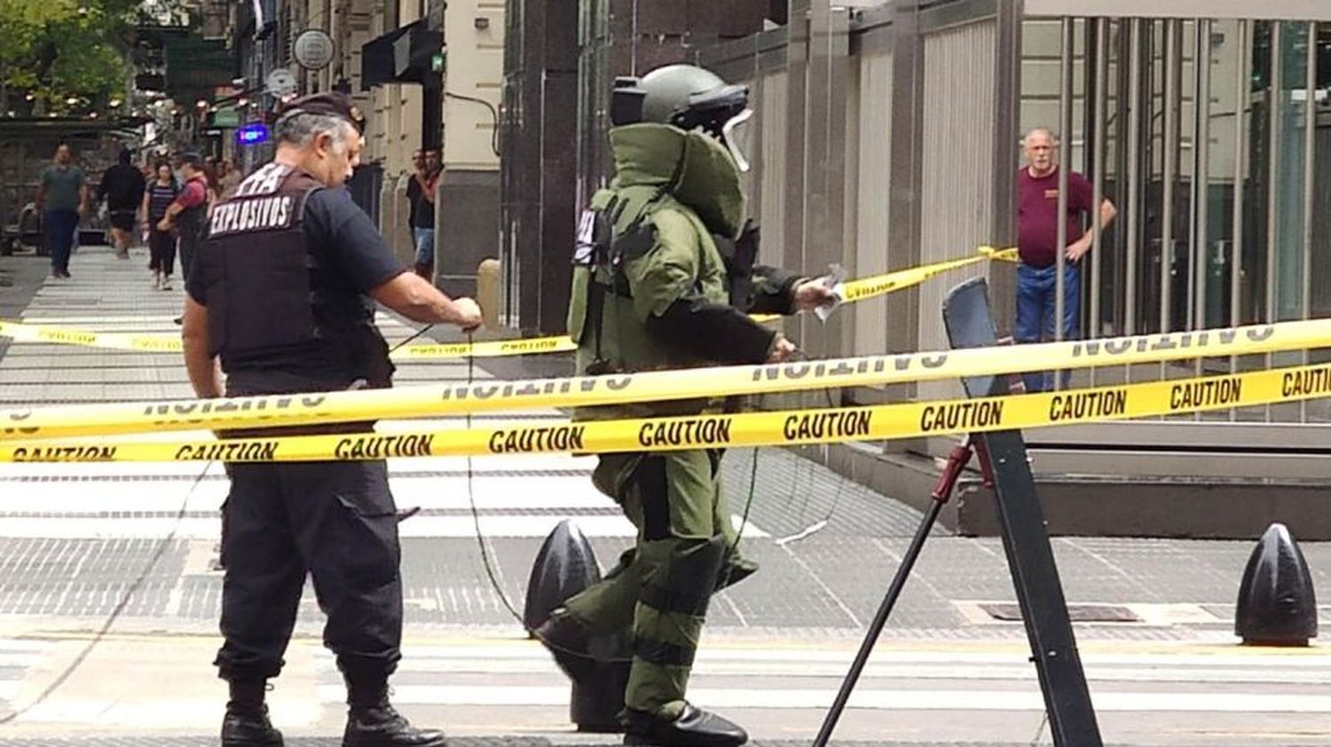 Amenaza de bomba en embajadas