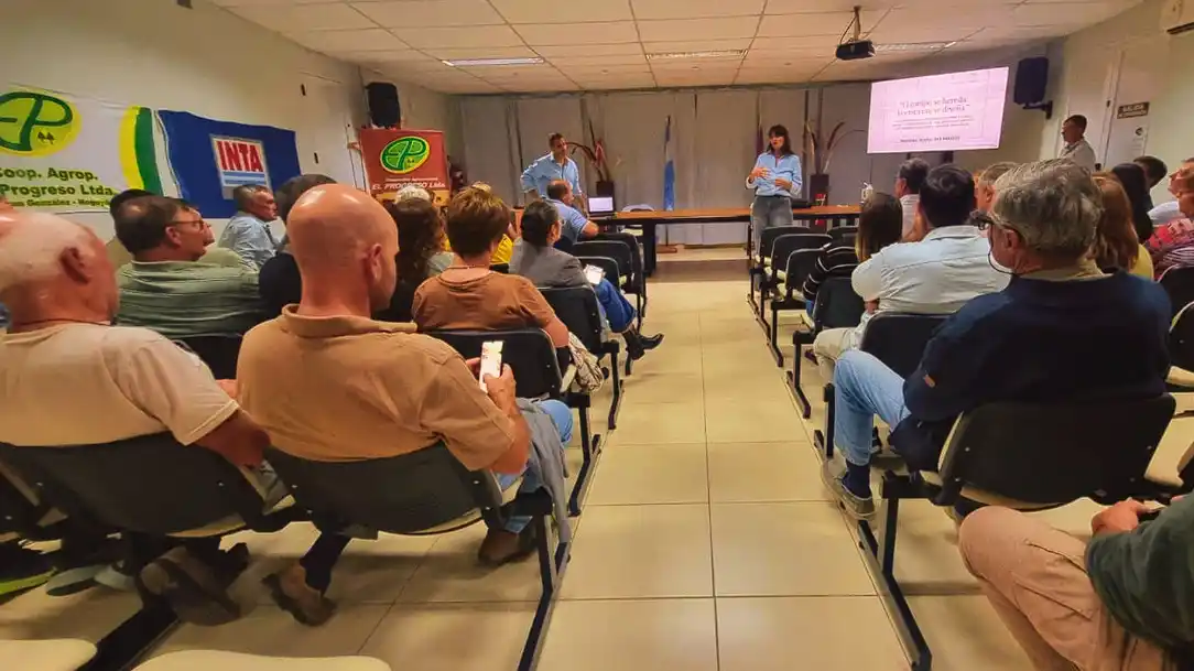 El INTA abordó el desafío del traspaso generacional en tambos familiares