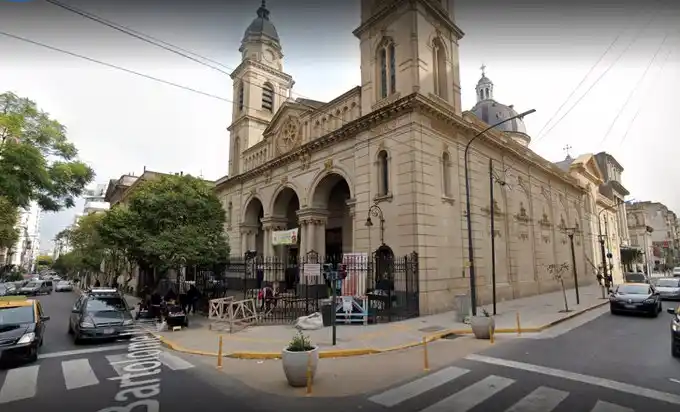 Mataron a un hombre frente a la iglesia de San Expedito