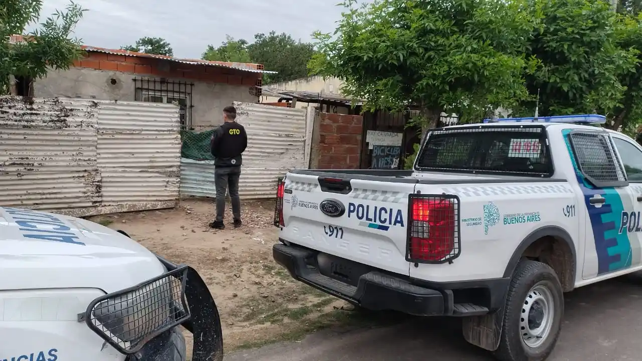 La policía llegó a Ruffa al 1200 por una causa por amenazas y lesiones leves.