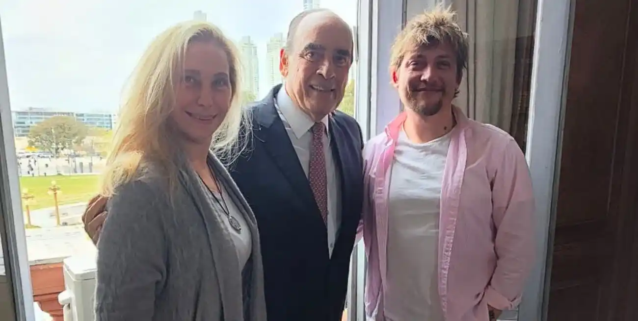 Tras la ola de rumores sobre conflictos en la cúpula del gobierno de Javier Milei, la foto de Karina Milei, Guillermo Francos y Santiago Caputo en redes busca calmar las tensiones.