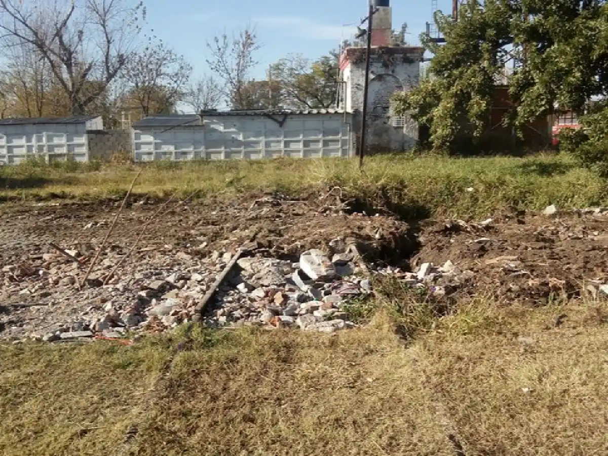 La mesa giratoria de locomotoras del ferrocarril Mitre corre peligro